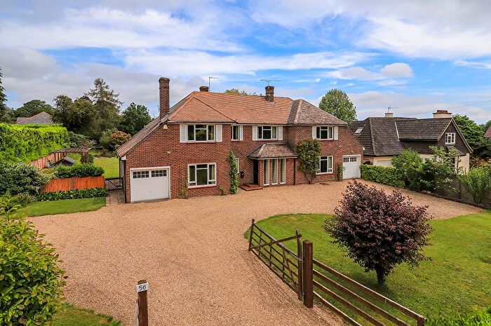 4 Bedroom Detached House For Sale In Links Lane, Rowland's Castle, PO9