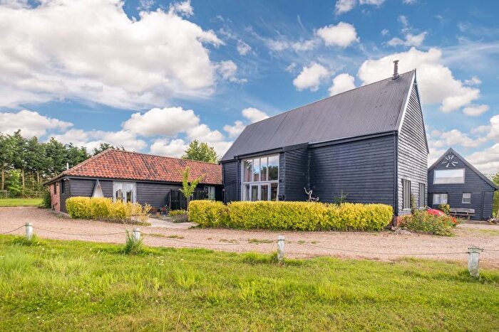 6 Bedroom Barn Conversion For Sale In Kenton Road, Bedingfield, Eye, IP23
