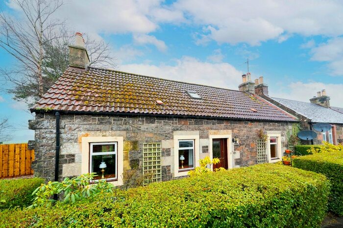 3 Bedroom Cottage For Sale In Main Street, Dunshalt, KY14