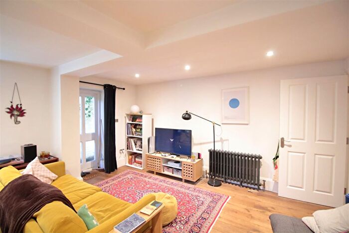 1 Bedroom Flat To Rent In Brixton Road, Brixton, SW9