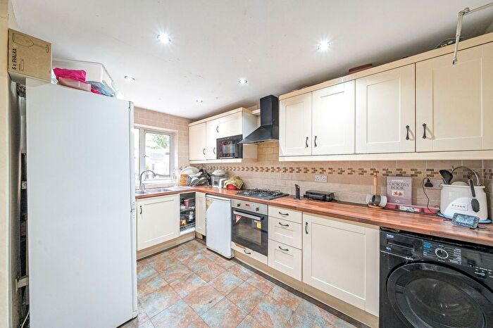 3 Bedroom Semi Detached House For Sale In Davidson Road, Croydon, CR0