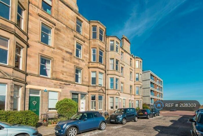 3 Bedroom Flat To Rent In Bangholm Terrace, Edinburgh, EH3