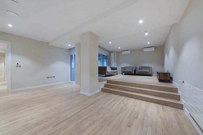 2 Bedroom Flat To Rent In Star Yard, Holborn, WC2A