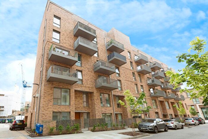 2 Bedroom Flat For Sale In Mast Street, Barking, IG11