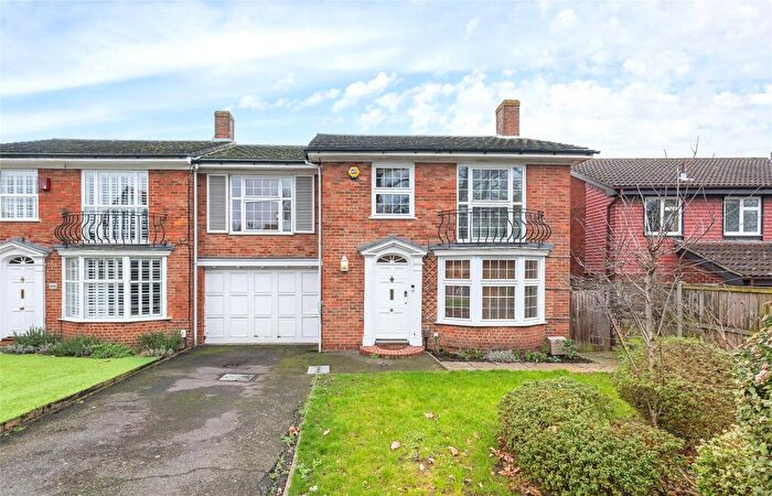 4 Bedroom End Of Terrace House For Sale In Oakwood Avenue, Beckenham, BR3