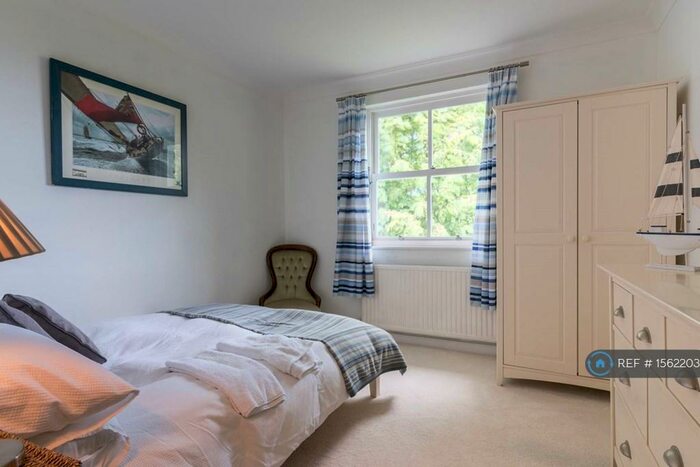 3 Bedroom Flat To Rent In West Drive, Brighton, BN2