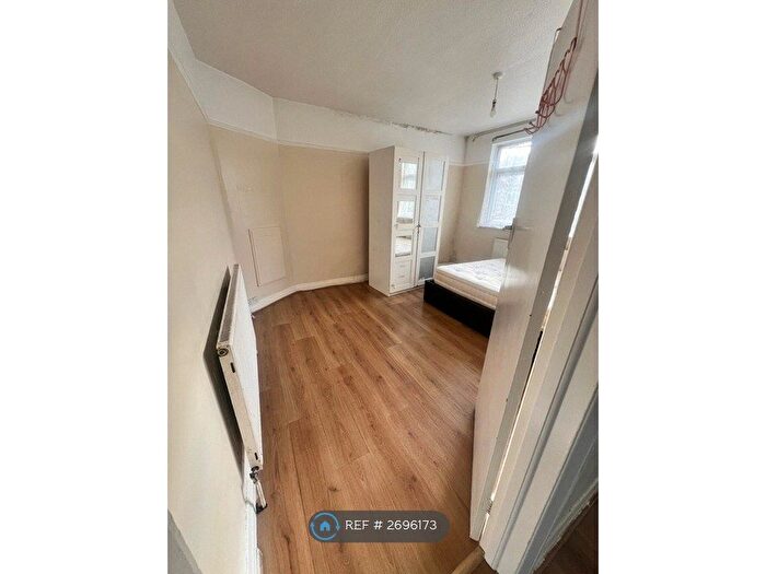 2 Bedroom Maisonette To Rent In Grange Court, Wembley, HA0