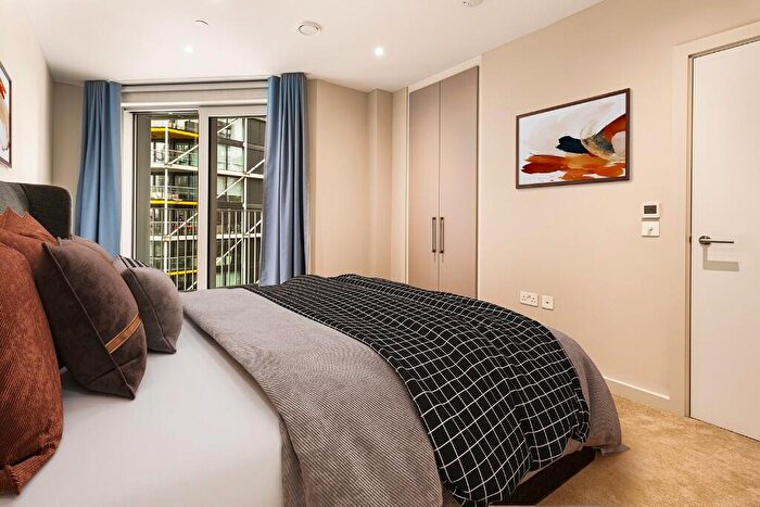 3 Bedroom Apartment To Rent In Nine Elms Lane, London, SW11