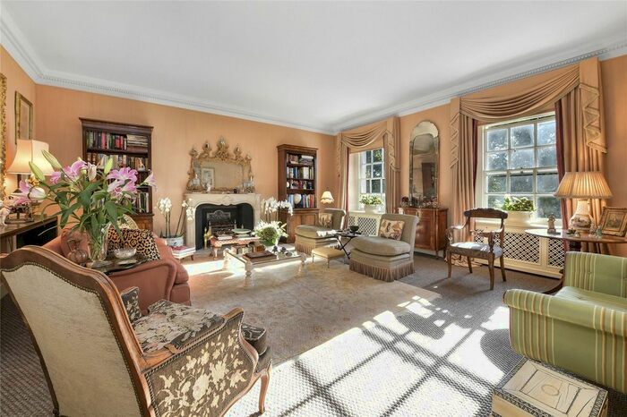 2 Bedroom Flat To Rent In Eaton Square, London, SW1W