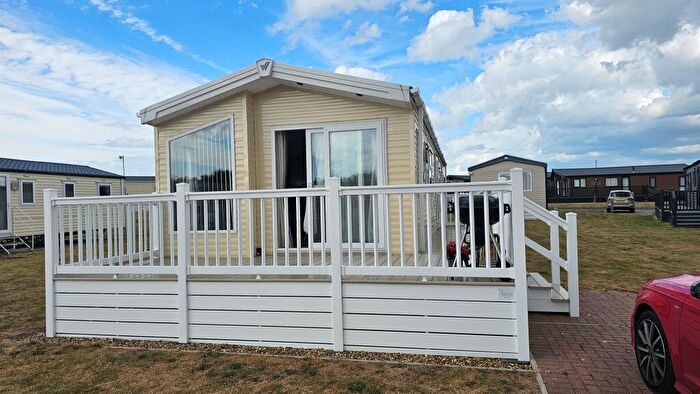 3 Bedroom Park Home For Sale In Mill Road, Burgh Castle, Great Yarmouth, NR31