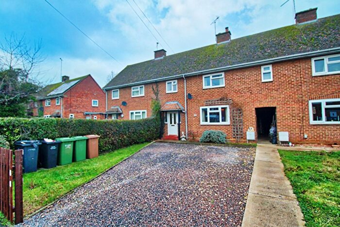 3 Bedroom Terraced House For Sale In Grove Avenue, Evesham, WR11