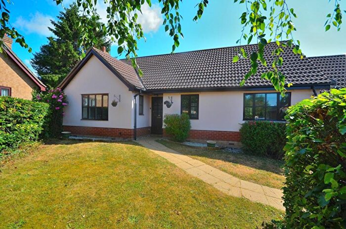 3 Bedroom Detached Bungalow To Rent In Crescent Close, Dunmow, CM6