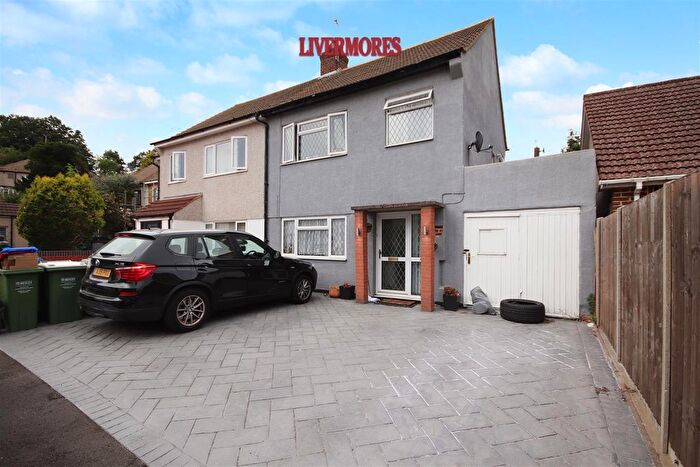 3 Bedroom Semi Detached House To Rent In Andrew Close, Crayford, Dartford, DA1