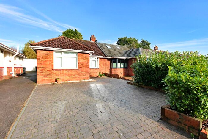 2 Bedroom Semi-Detached Bungalow To Rent In Valley Road, Portslade, Brighton, BN41