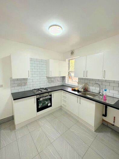 4 Bedroom Flat To Rent In Prince Regent Lane, London, E13