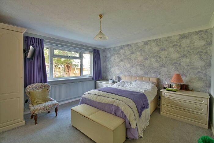 2 Bedroom Flat For Sale In Collington Lane West, Bexhill-On-Sea, TN39