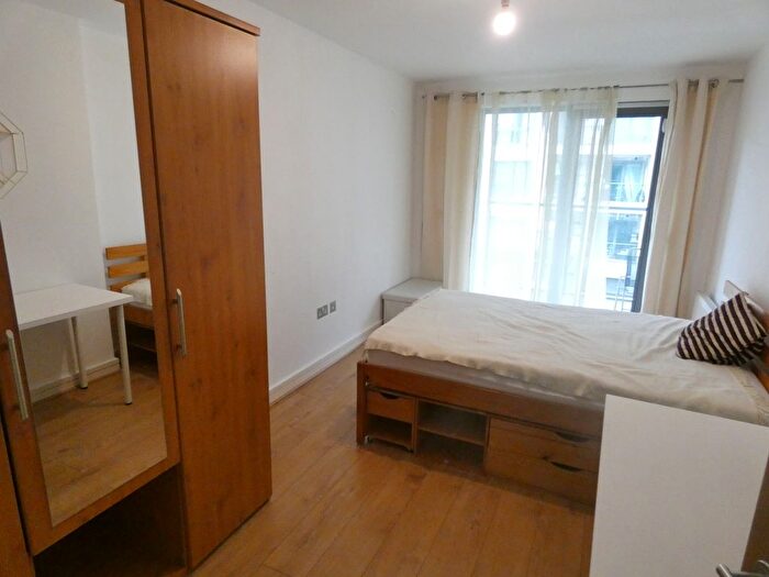 3 Bedroom Flat To Rent In Diprose Court, Bow Common Lane, London, E3