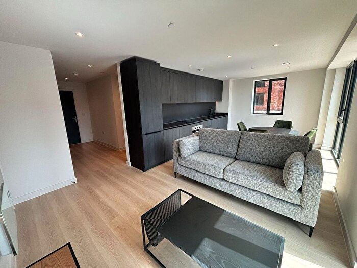 2 Bedroom Flat To Rent In Waterhouse Gardens, Dutton Street, M3