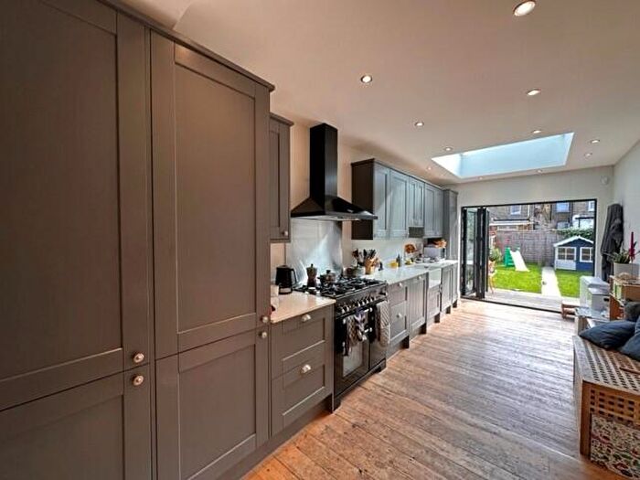 4 Bedroom House To Rent In Waterloo Road, Leyton, London, E10