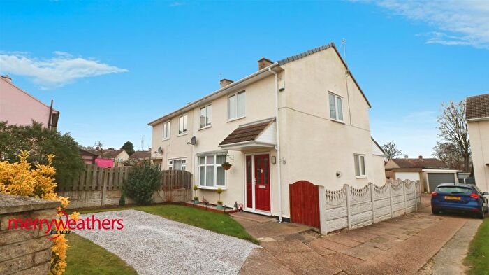 2 Bedroom Semi Detached House For Sale In Lindley Crescent, Thurnscoe, Rotherham, S63