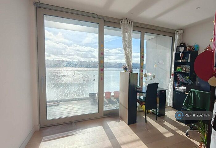 2 Bedroom Flat To Rent In Liner House, London, E16