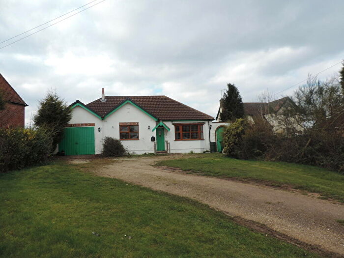 4 Bedroom Bungalow To Rent In Lullington Road, Overseal., DE12