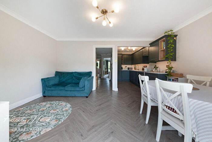 2 Bedroom Flat For Sale In Brunel House, Ship Yard, London, E14
