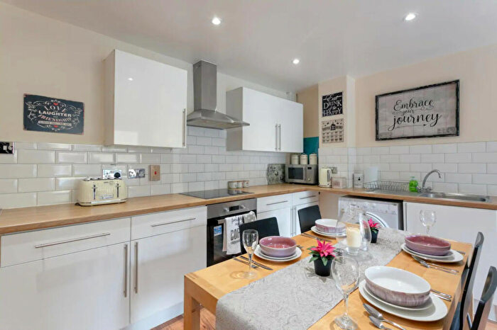 4 Bedroom Terraced House To Rent In Bishops Way, London., E2