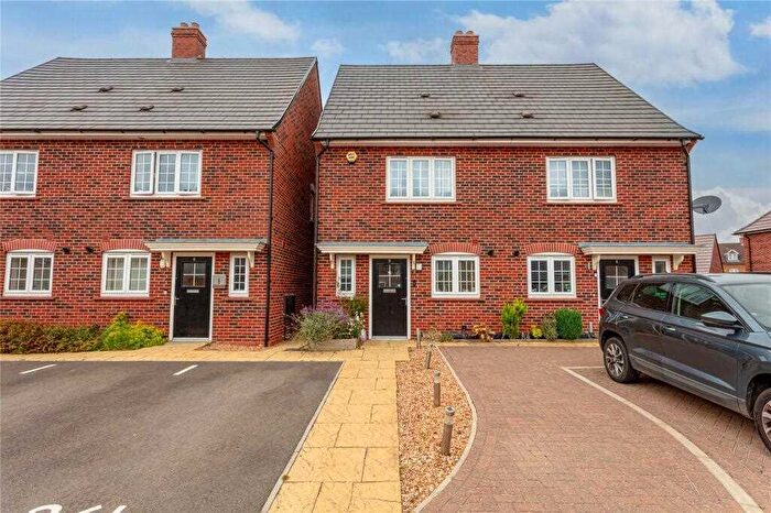 2 Bedroom Semi-Detached House For Sale In Windsor Grove, Stewartby, MK43