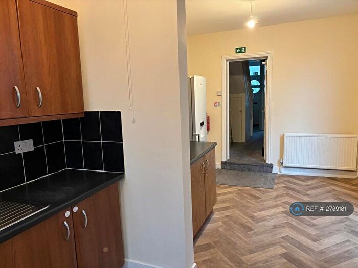 5 Bedroom Terraced House To Rent In Lorne Street, Reading, RG1