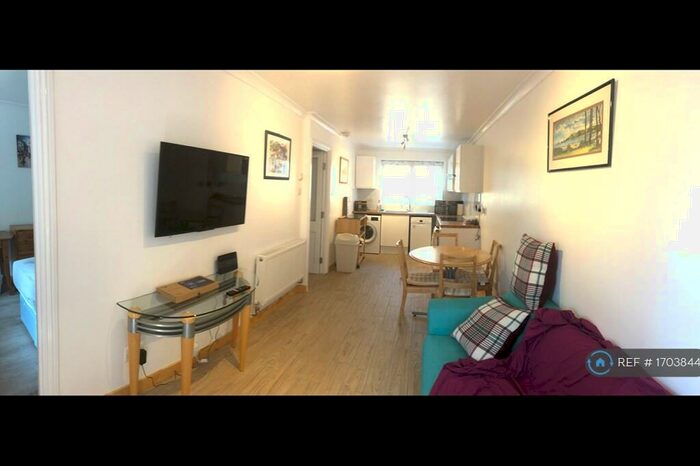 4 Bedroom Maisonette To Rent In Wynford Road, London, N1