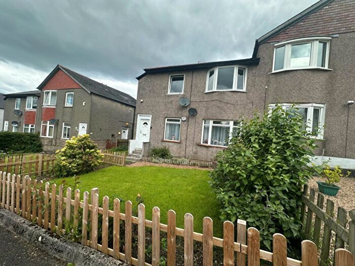 3 Bedroom Flat To Rent In Croftwood Avenue, Glasgow, G44