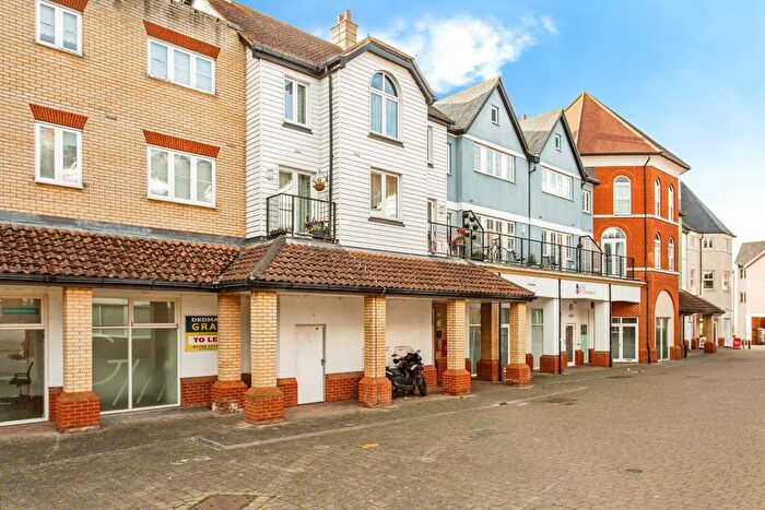 2 Bedroom Flat For Sale In Boleyn House, Roche Close, Rochford, Essex, SS4
