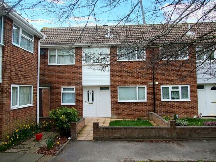 3 Bedroom Semi-Detached House To Rent In Crossfell, Wildridings, Bracknell, Berkshire, RG12