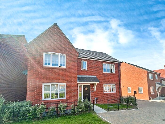 4 Bedroom Detached House For Sale In Holden Drive, Midway, Swadlincote, Derbyshire, DE11