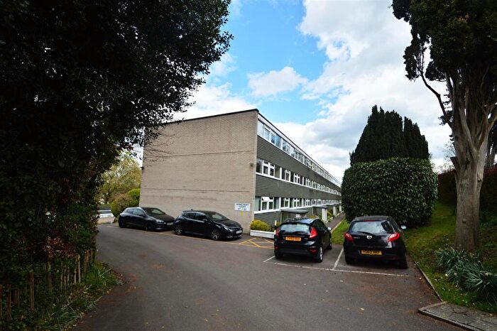 2 Bedroom Flat To Rent In Eastmead Lane, Stoke Bishop, Bristol, BS9