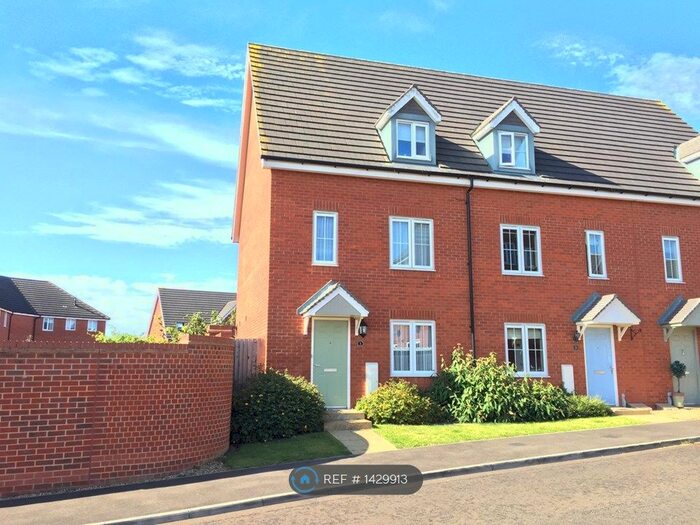 3 Bedroom Terraced House To Rent In Curlew Close, Stowmarket, IP14