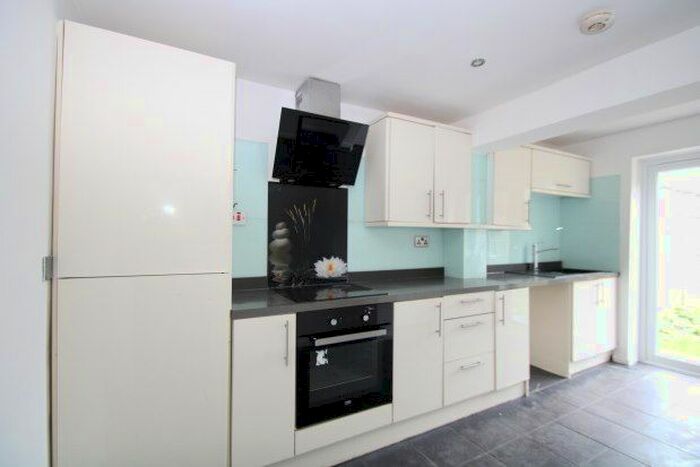 3 Bedroom Property To Rent In Broadway Avenue, Croydon, CR0