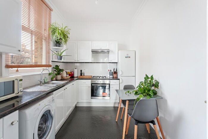 1 Bedroom Flat To Rent In Aubert Park, London, N5