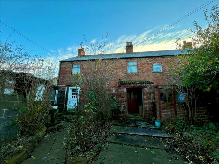 4 Bedroom Semi-Detached House For Sale In Fen Lane, Balderton, Newark, Nottinghamshire, NG24
