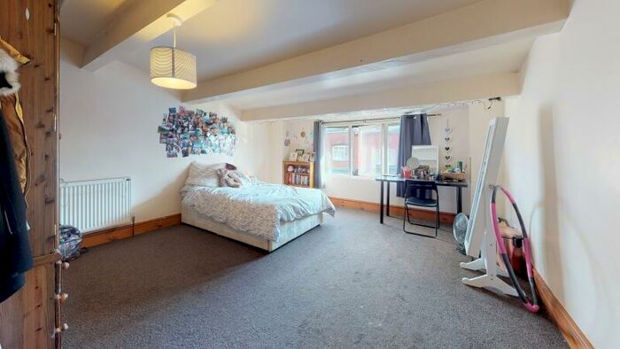 6 Bedroom Terraced House To Rent In Manor Drive, Hyde Park, Leeds, LS6