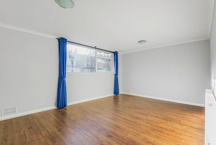 2 Bedroom Flat To Rent In Inglis Road, London, W5