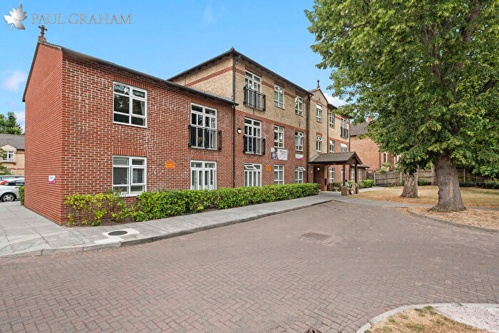 2 Bedroom Flat For Sale In Beddington Gardens, Wallington, SM6