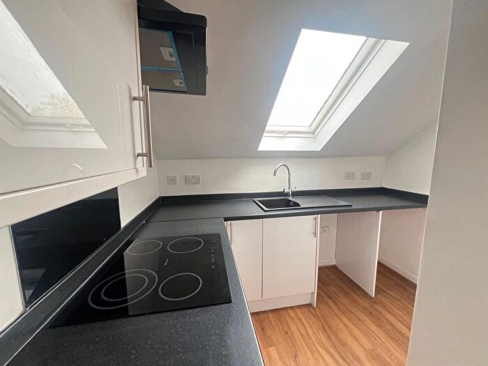 1 Bedroom Flat To Rent In - Chester Road North, Sutton Coldfield, B73