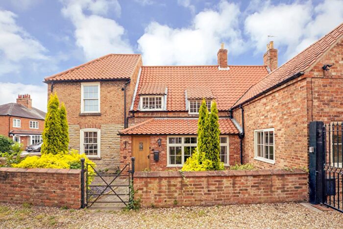 4 Bedroom Detached House For Sale In High Street, Collingham, Newark, NG23