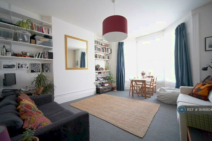 1 Bedroom Flat To Rent In Evering Road, London, N16