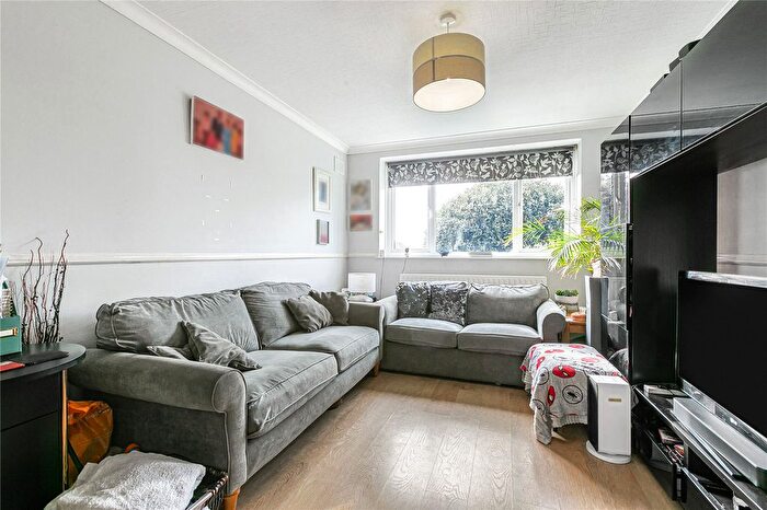 2 Bedroom Flat For Sale In Leigham Court Road, London, SW16