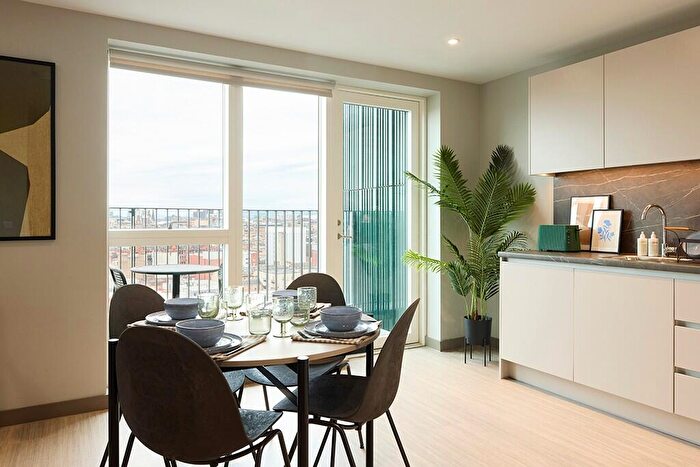 2 Bedroom Apartment To Rent In Candleriggs, Trongate, Glasgow, G1
