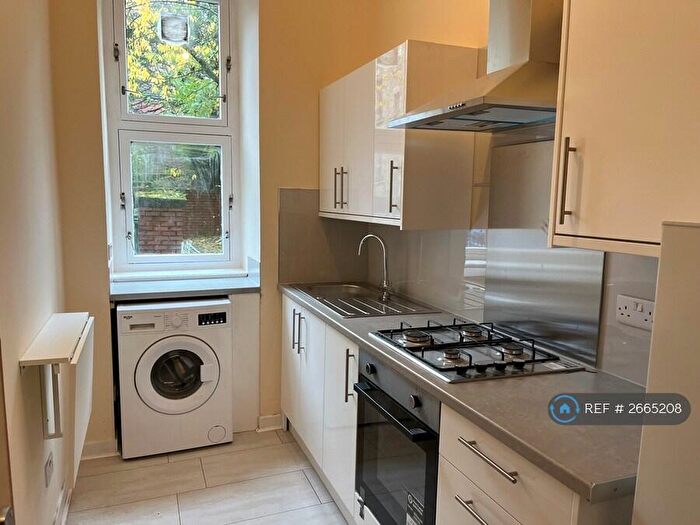 3 Bedroom Flat To Rent In West Princes Street, Glasgow, G4