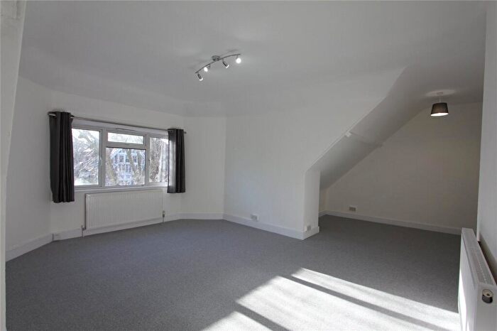Studio To Rent In Crouch Hall Road, London, N8